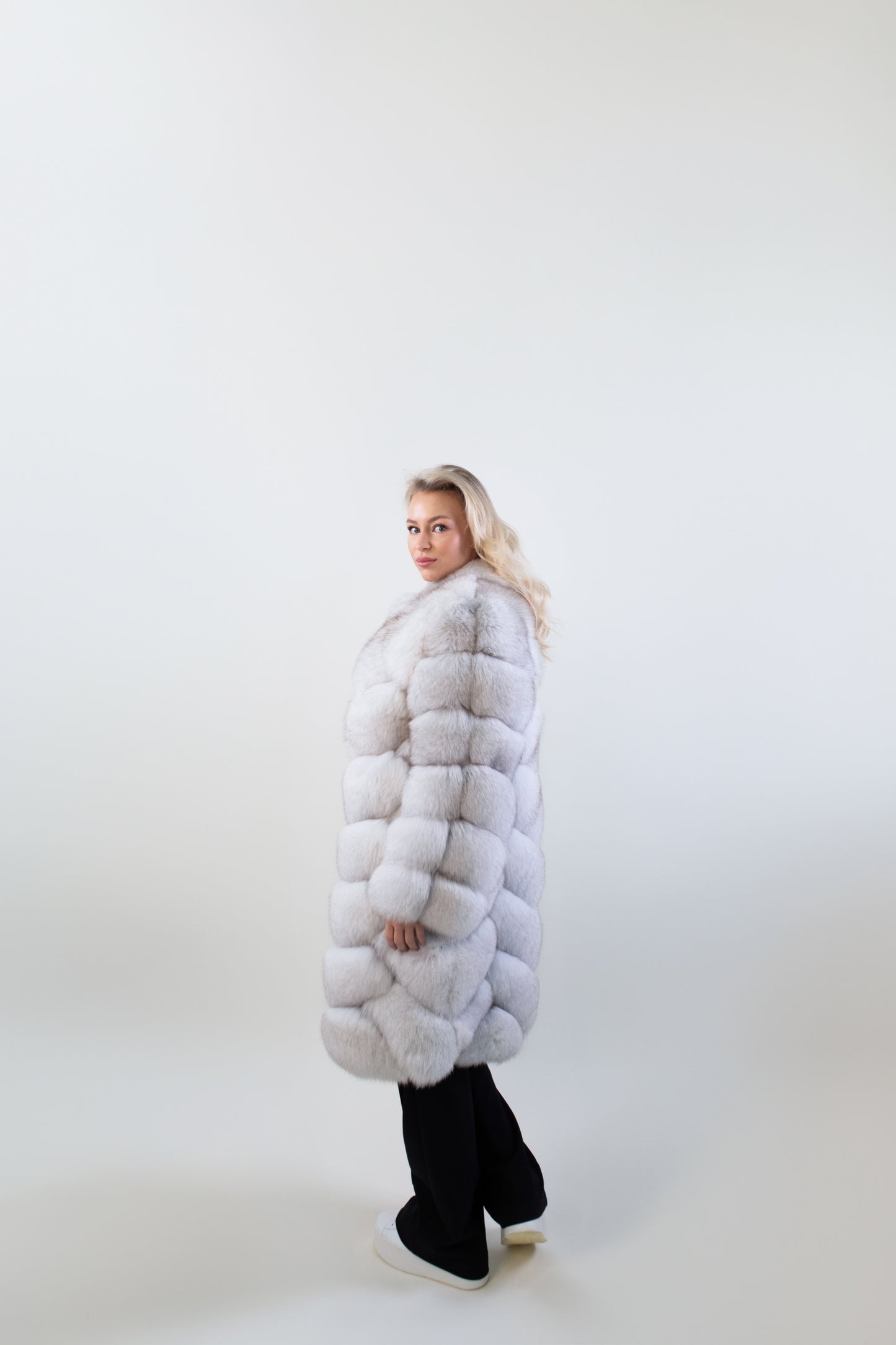 IN STOCK Doll Fox Fur Coat (2in1), White, Size M
